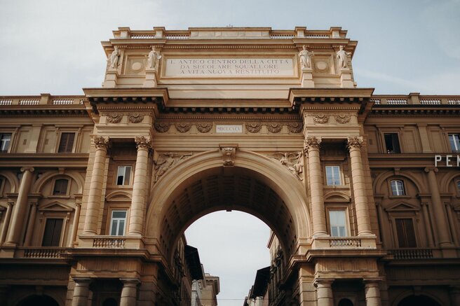 Florence Engagement Photographer in Tuscany